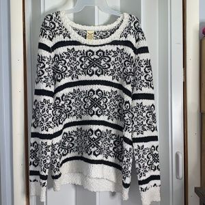 XL Black & White Faded Glory Sweater